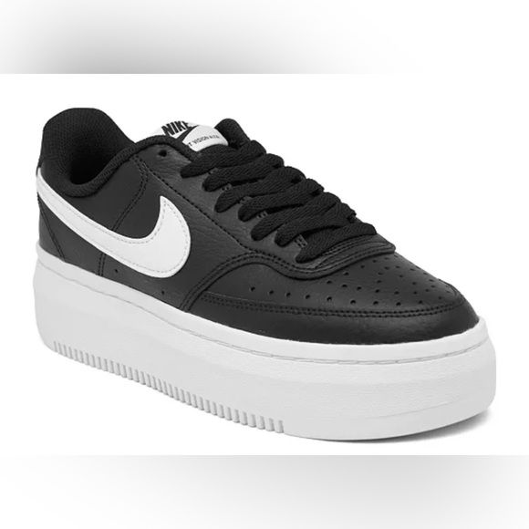 ❌❌SOLD ❌❌Womans Nike shoes - Picture 1 of 1